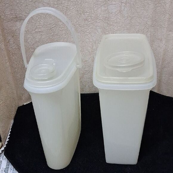 2 Pc Tupperware # 459-4 Cereal Keeper, And #5871-1 Qt. Pitcher - Picture 1 of 13